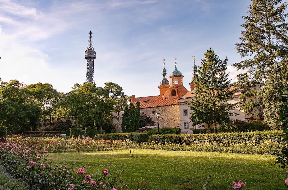 Petrin Tower thumbnail 3