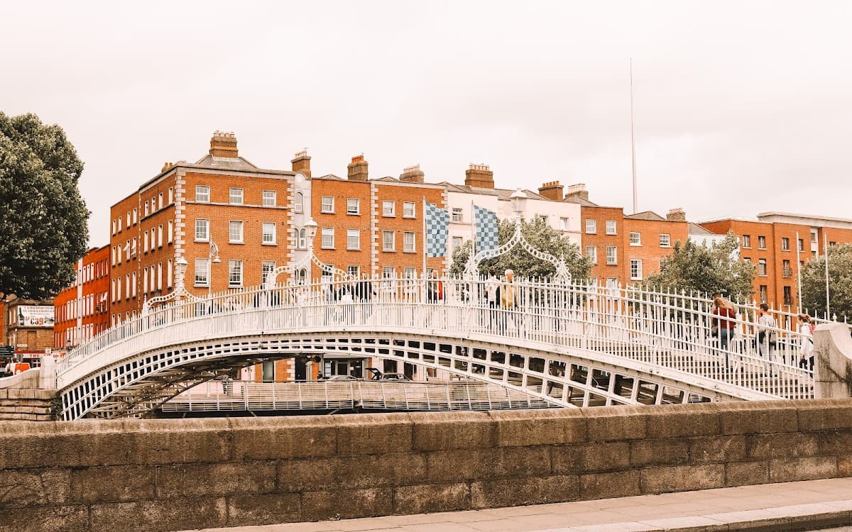 Ha'penny Bridge thumbnail 3