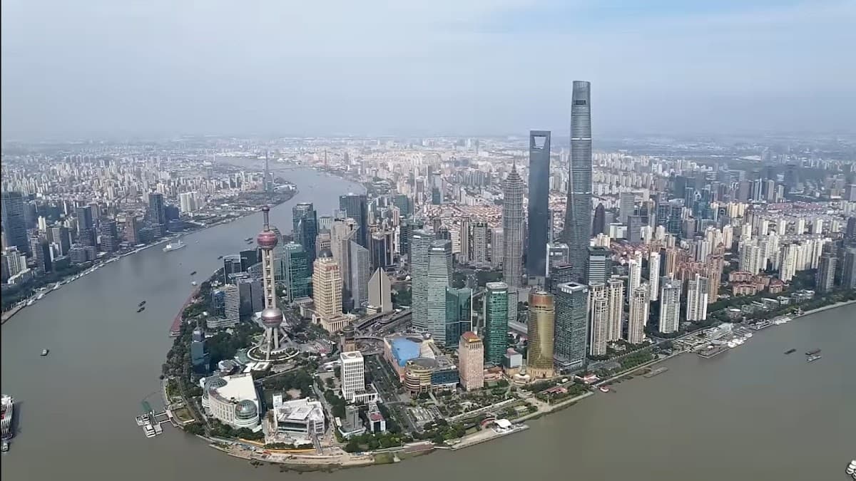 Oriental Pearl TV Tower thumbnail 3