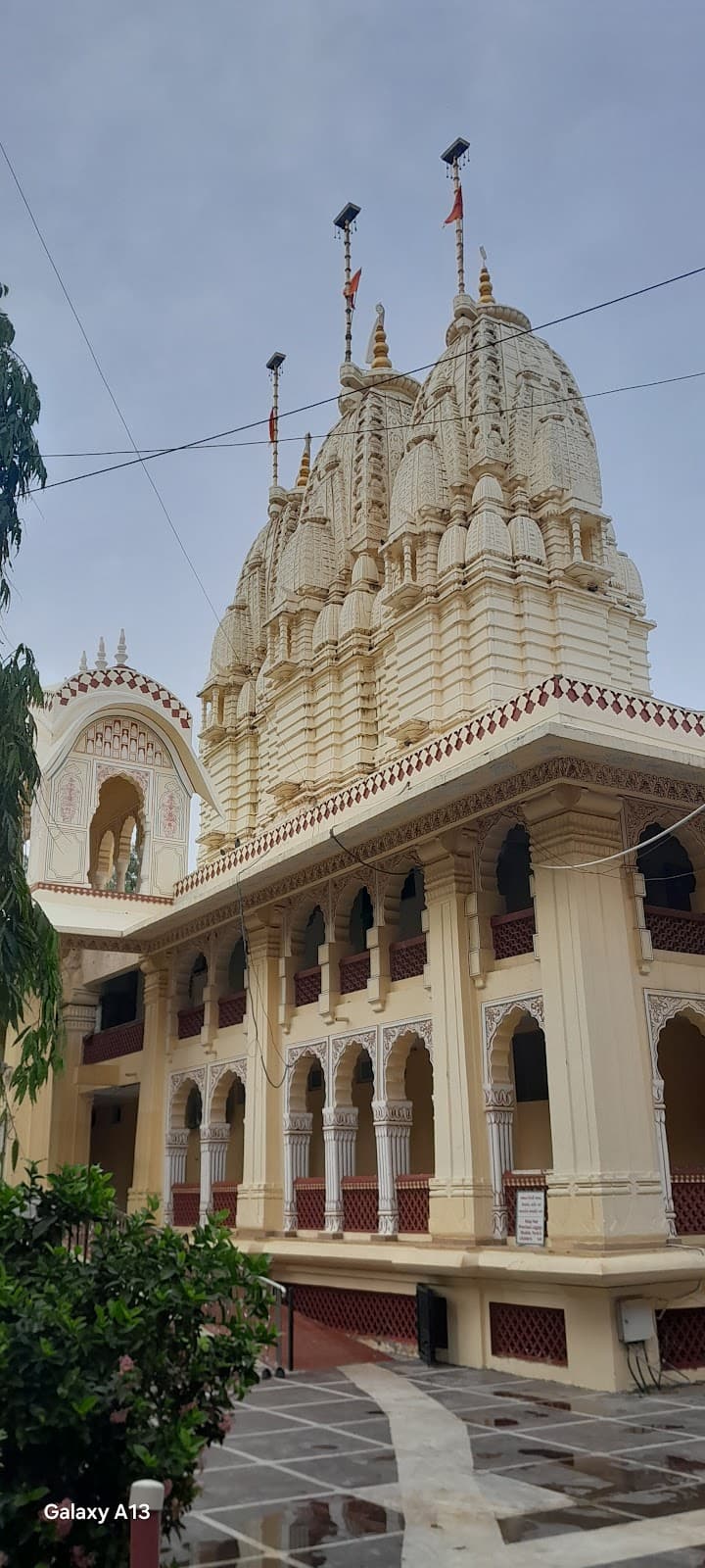 ISKCON Temple, Ahmedabad thumbnail 2