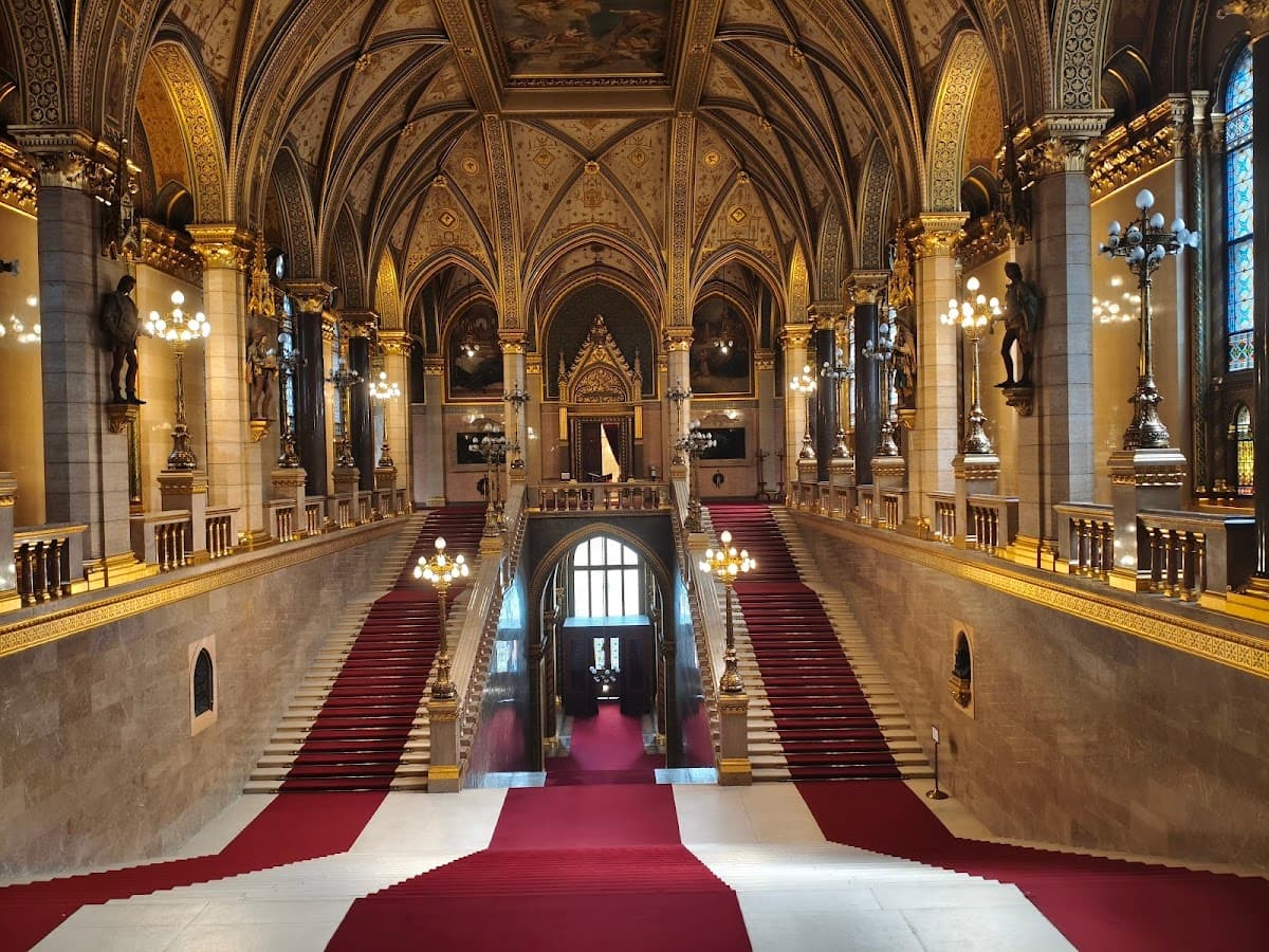 Hungarian Parliament Building thumbnail 3