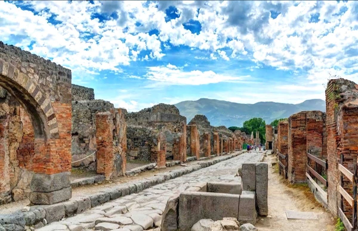 Archaeological Park of Pompeii thumbnail 3