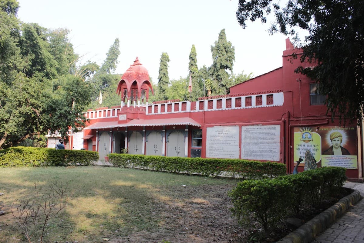 Navlakha Mahal (Satyarth Prakash Nyas) thumbnail 2