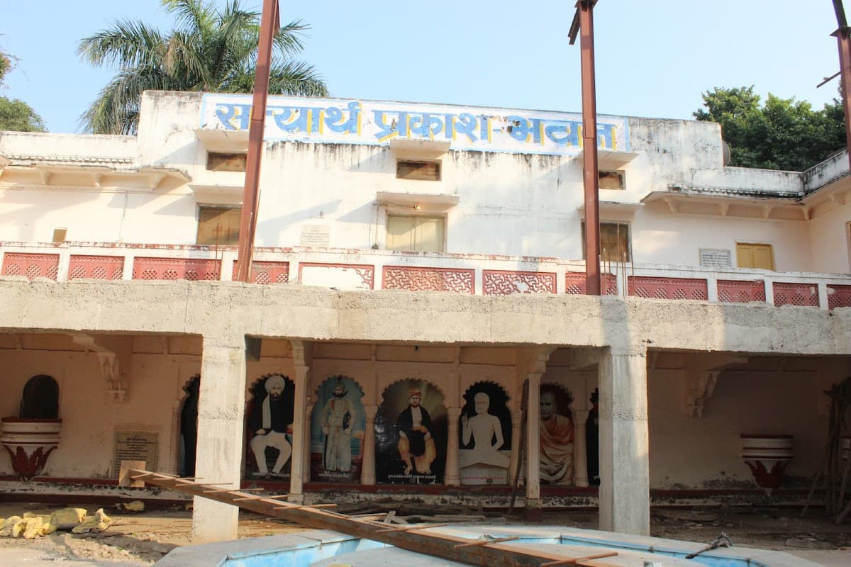 Navlakha Mahal (Satyarth Prakash Nyas) thumbnail 3