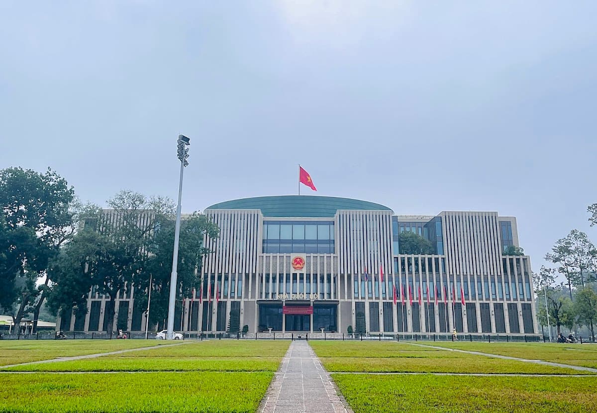 Ho Chi Minh's Mausoleum thumbnail 2