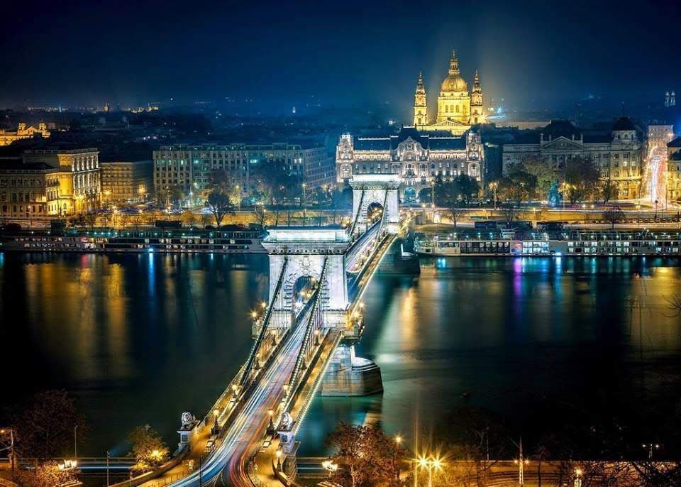 Széchenyi Chain Bridge thumbnail 2