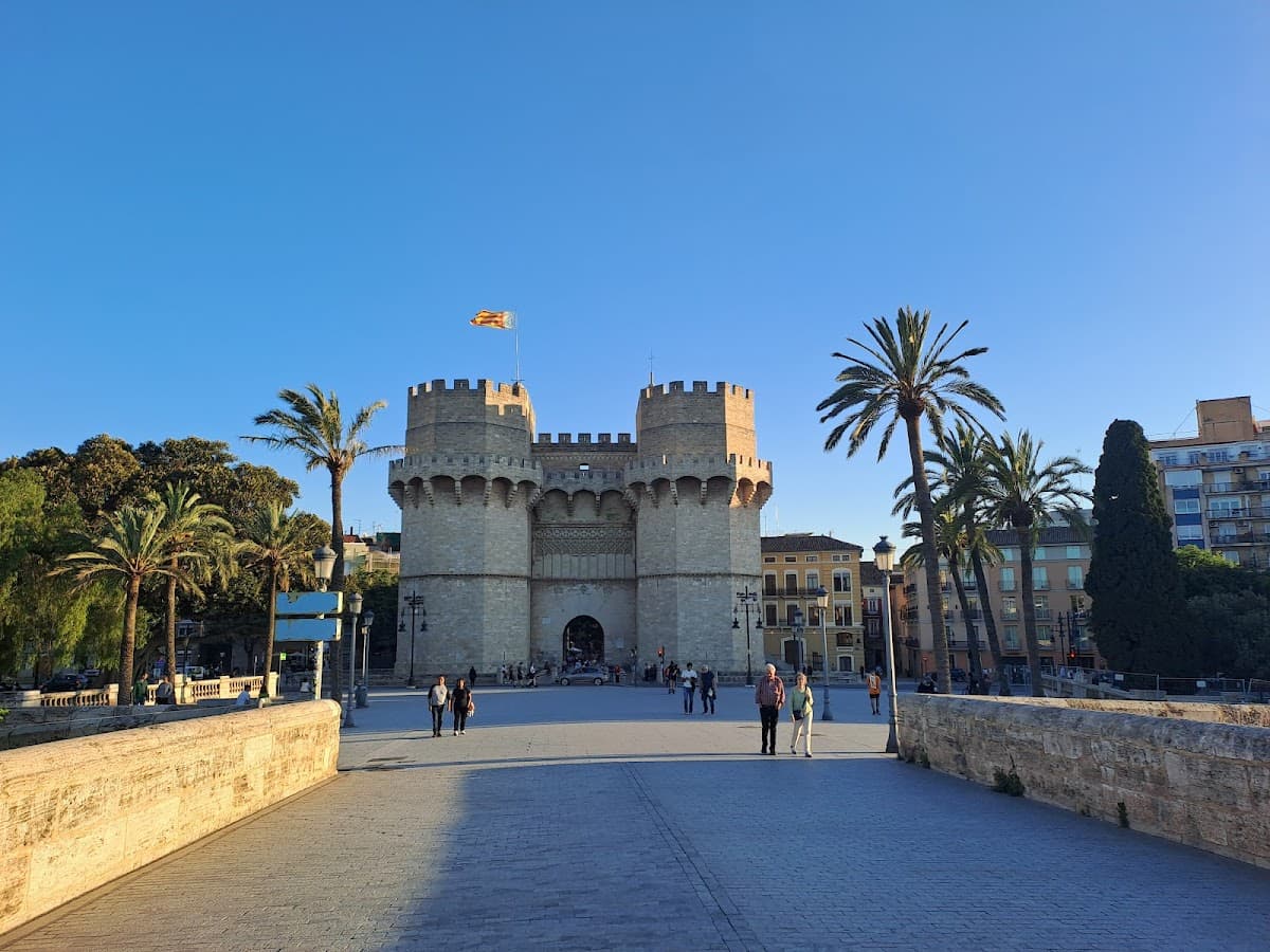 Torres de Serranos thumbnail 2