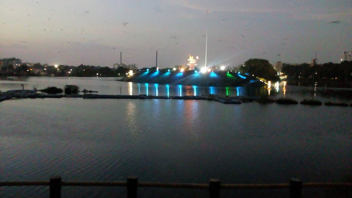 Nanasaheb Peshwe Katraj Lake thumbnail 3