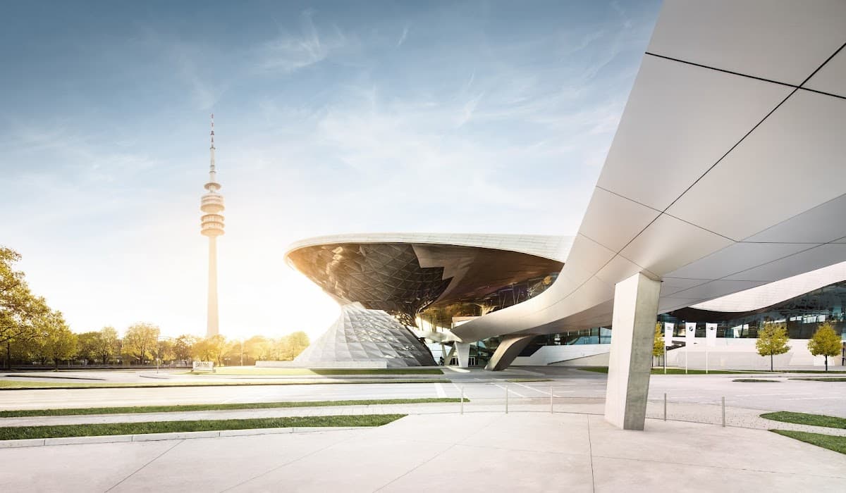 BMW Welt thumbnail 3