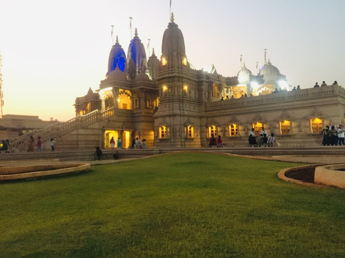 BAPS Shri Swaminarayan Temple thumbnail 3