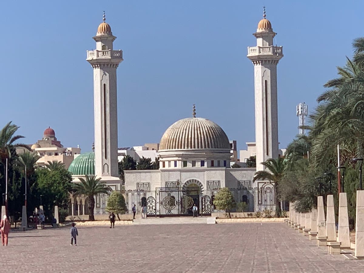 Medina Fountain thumbnail 2