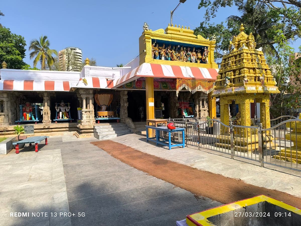 Shri Someshwara Swamy Temple (Halasuru) thumbnail 3