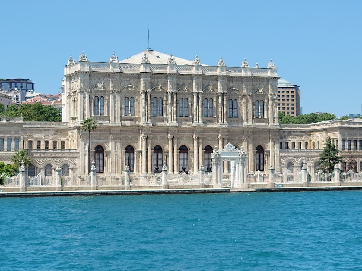 Dolmabahçe Palace thumbnail 2