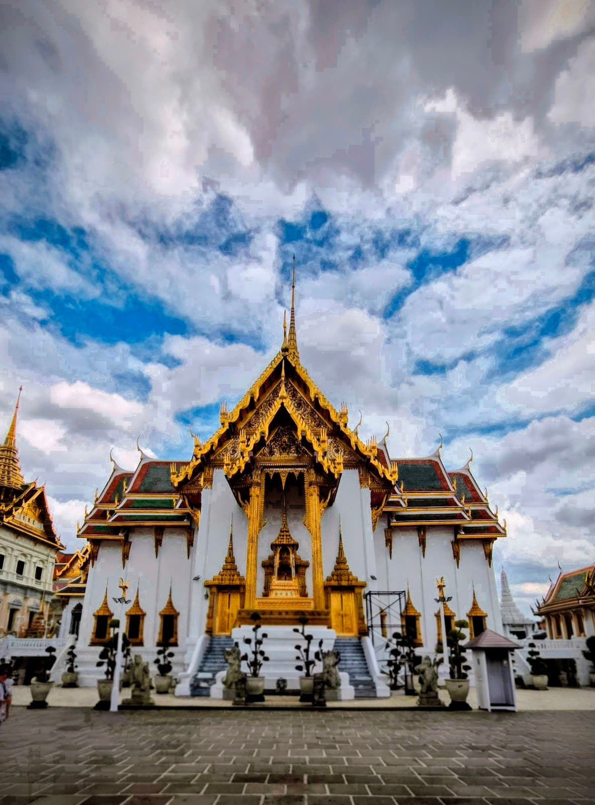 The Grand Palace thumbnail 3