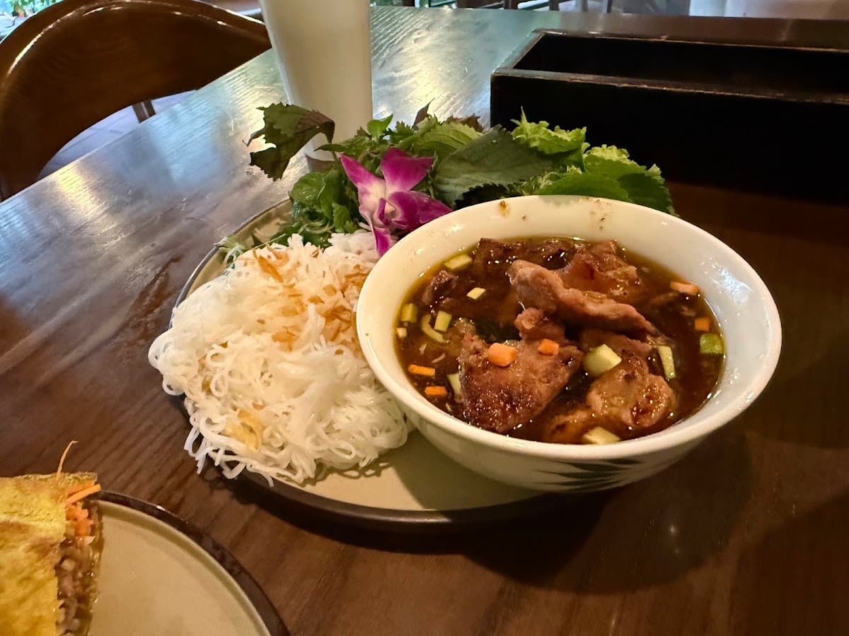 Tung's Kitchen thumbnail 3