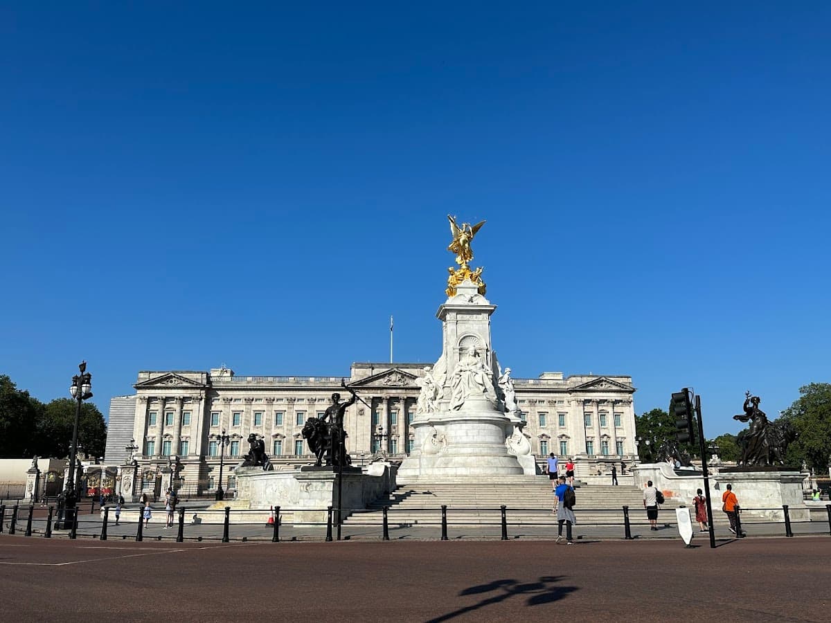 Buckingham Palace thumbnail 3